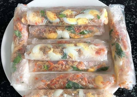 3-1c56e2e3-603b-4879-95d4-57710c0fdeae Cách làm bánh tráng cuộn trứng cút