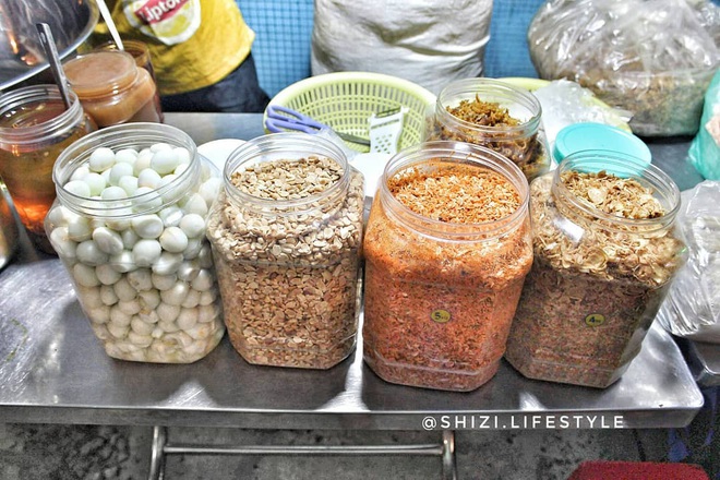 Càn quét hết 10 toạ độ bán bánh tráng ngon nức tiếng giữa lòng Sài Gòn, toàn là nơi đình đám được review rất tốt - Ảnh 13.