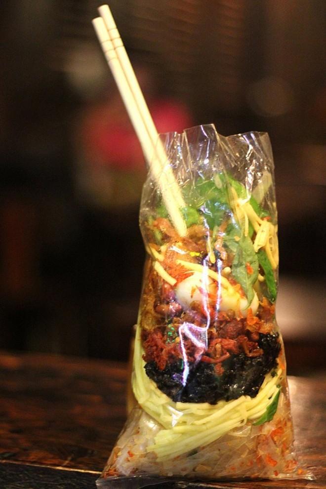 Bánh tráng trộn Long