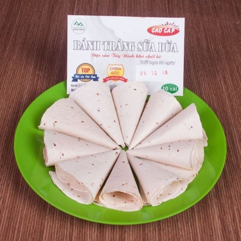 Bánh tráng sữa cũng là quà quý giá để gửi tặng bạn bè