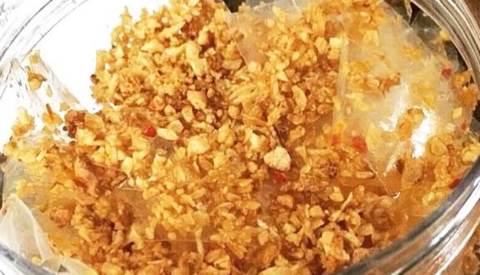 Bánh tráng tỏi là món gì mà ngon thế?