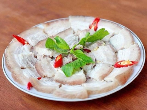 Thịt heo có vị ngon đạt chuẩn là có phần mỡ trong, phần nạc có màu hồng nhạt